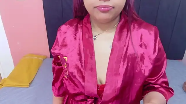 curvybrunnett online show from March 24, 1:00 pm