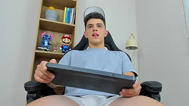 Mikecooper online show from March 26, 2:32 am