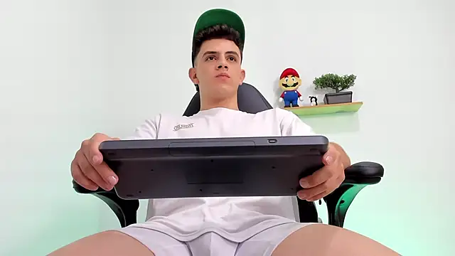 Snapshot of Mikecooper chatting on November 5, 3:09 am Mikecooper online show from November 5, 3:09 am