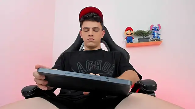 Snapshot of Mikecooper chatting on February 28, 4:01 am Mikecooper online show from February 28, 4:01 am