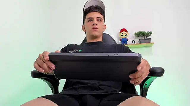 Snapshot of Mikecooper chatting on January 9, 5:14 am Mikecooper online show from January 9, 5:14 am