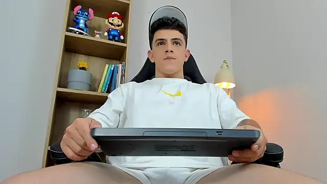 Mikecooper online show from March 17, 11:30 pm