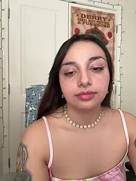 CharmingMaddie online show from February 9, 4:38 pm