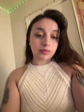 CharmingMaddie online show from April 9, 5:42 am