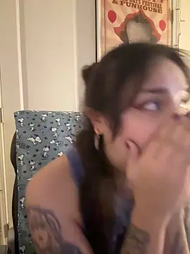 CharmingMaddie online show from March 4, 9:39 am