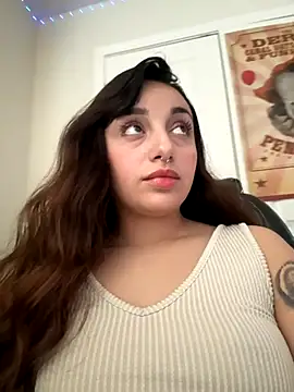 Snapshot of CharmingMaddie chatting on October 25, 3:34 pm CharmingMaddie online show from October 25, 3:34 pm