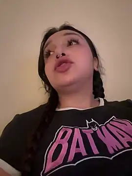 CharmingMaddie online show from May 23, 5:06 am