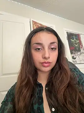 Snapshot of CharmingMaddie chatting on October 24, 2:49 pm CharmingMaddie online show from October 24, 2:49 pm