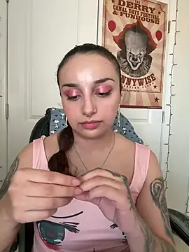 CharmingMaddie online show from March 9, 10:13 pm