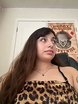 Snapshot of CharmingMaddie chatting on November 9, 5:50 pm CharmingMaddie online show from November 9, 5:50 pm