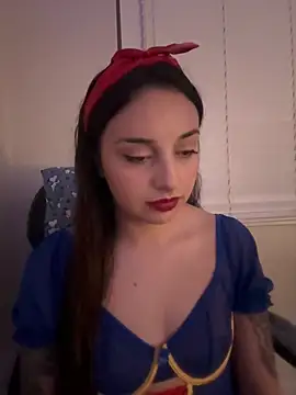 CharmingMaddie online show from April 28, 5:34 am