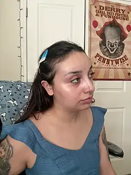 CharmingMaddie online show from March 14, 5:30 pm