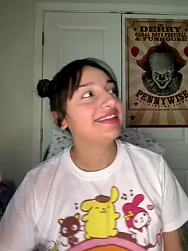 Snapshot of CharmingMaddie chatting on December 14, 8:58 pm CharmingMaddie online show from December 14, 8:58 pm