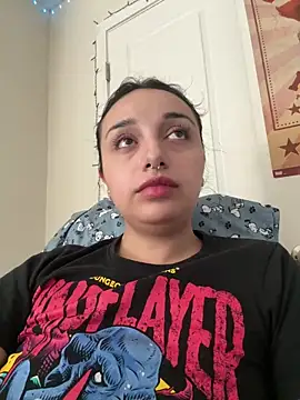 CharmingMaddie online show from April 24, 5:04 pm