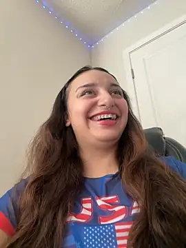 Snapshot of CharmingMaddie chatting on November 4, 3:16 pm CharmingMaddie online show from November 4, 3:16 pm