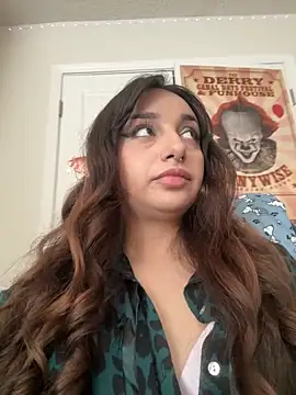 Snapshot of CharmingMaddie chatting on November 30, 5:14 pm CharmingMaddie online show from November 30, 5:14 pm