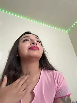 CharmingMaddie online show from July 9, 4:28 pm