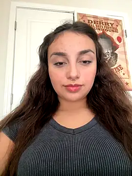 Snapshot of CharmingMaddie chatting on October 4, 4:30 pm CharmingMaddie online show from October 4, 4:30 pm