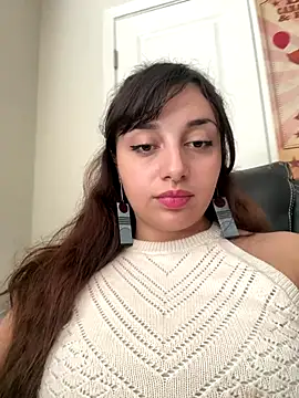 Snapshot of CharmingMaddie chatting on October 31, 3:52 pm CharmingMaddie online show from October 31, 3:52 pm