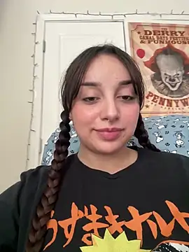 CharmingMaddie online show from February 11, 5:24 pm