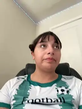 Snapshot of CharmingMaddie chatting on October 30, 3:20 pm CharmingMaddie online show from October 30, 3:20 pm