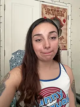 CharmingMaddie online show from April 17, 3:15 pm