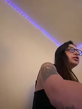 CharmingMaddie online show from June 18, 2:21 am