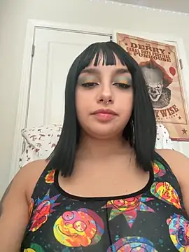 Snapshot of CharmingMaddie chatting on September 18, 4:32 pm CharmingMaddie online show from September 18, 4:32 pm
