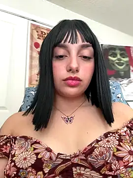 Snapshot of CharmingMaddie chatting on October 8, 3:24 pm CharmingMaddie online show from October 8, 3:24 pm