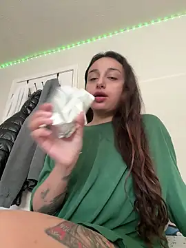 CharmingMaddie online show from May 1, 4:56 pm