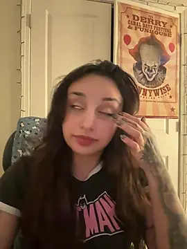 CharmingMaddie online show from March 22, 4:16 am