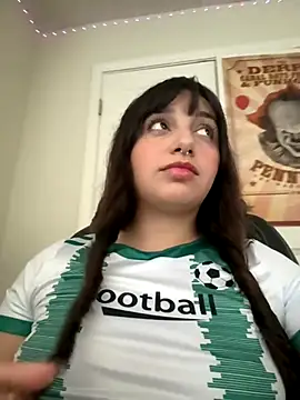 Snapshot of CharmingMaddie chatting on October 29, 3:33 pm CharmingMaddie online show from October 29, 3:33 pm