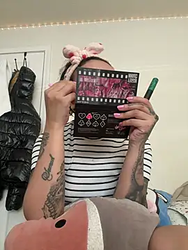 CharmingMaddie online show from May 13, 6:04 pm