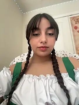 Snapshot of CharmingMaddie chatting on September 20, 3:06 pm CharmingMaddie online show from September 20, 3:06 pm