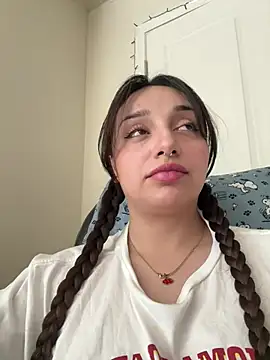 CharmingMaddie online show from April 7, 4:53 pm