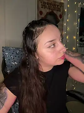 CharmingMaddie online show from March 9, 9:57 am