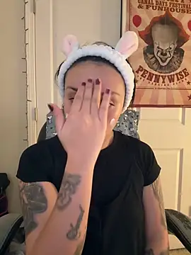 CharmingMaddie online show from March 4, 9:44 pm