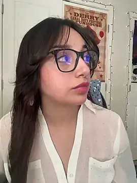 CharmingMaddie online show from March 16, 5:59 pm