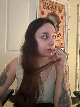 CharmingMaddie online show from March 7, 4:12 pm