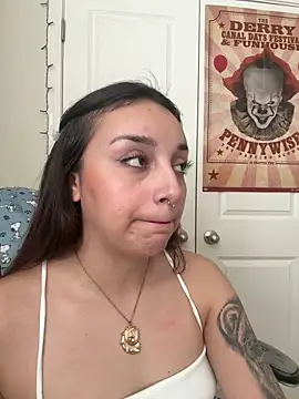 CharmingMaddie online show from March 25, 3:33 pm