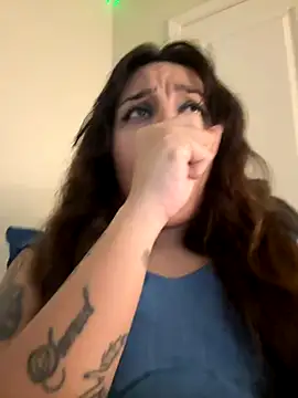 Snapshot of CharmingMaddie chatting on November 8, 3:32 am CharmingMaddie online show from November 8, 3:32 am