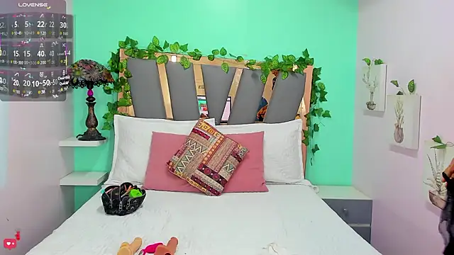 Violett Salvatore online show from March 21, 4:55 pm