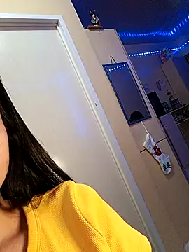 yumi yum online show from April 16, 10:12 pm