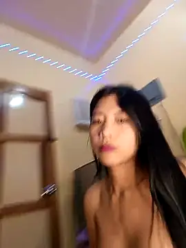 yumi yum online show from April 23, 3:24 pm
