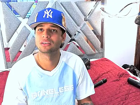 bamby kitty online show from November 18, 2:49 am