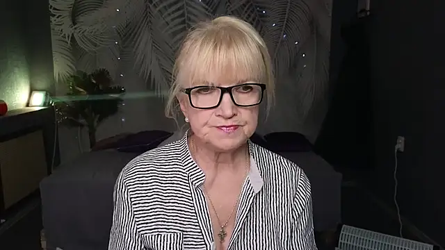 Snapshot of Sabina_Ros chatting on December 15, 6:30 am Sabina Ros online show from December 15, 6:30 am