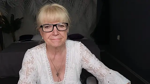 Snapshot of Sabina_Ros chatting on September 17, 6:15 am Sabina Ros online show from September 17, 6:15 am