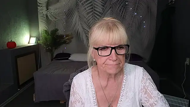 Snapshot of Sabina_Ros chatting on October 18, 7:21 am Sabina Ros online show from October 18, 7:21 am