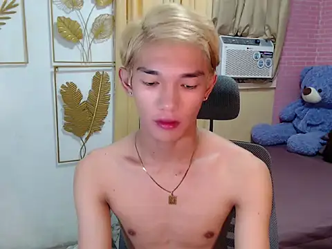 fuckerfriendsxx online show from April 11, 5:04 am