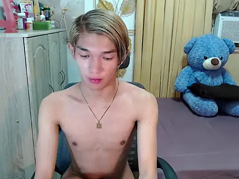 Snapshot of fuckerfriendsxx chatting on June 3, 2:33 pm fuckerfriendsxx online show from June 3, 2:33 pm